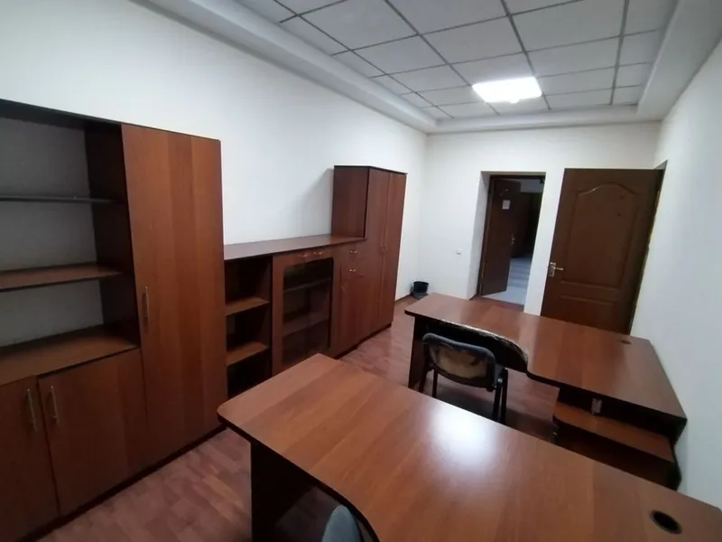 Аренда под офис С Мебелью 65кв.м 3 комната Алайский! 1600у.е — фото 3