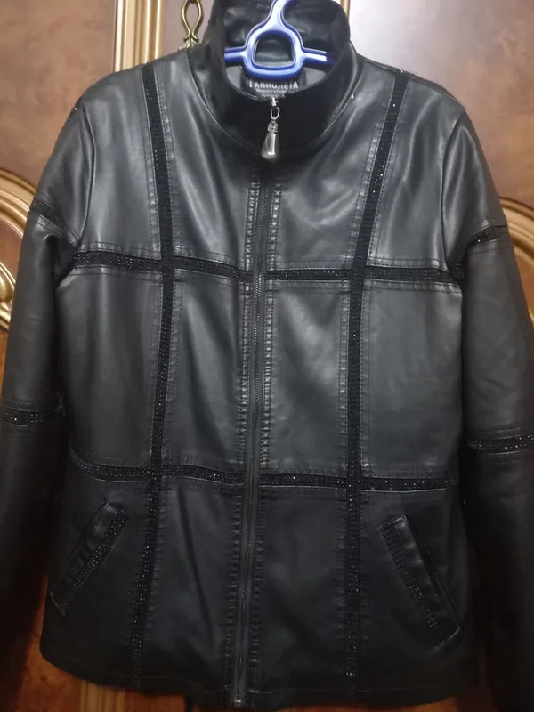 Ayollar kostyumi