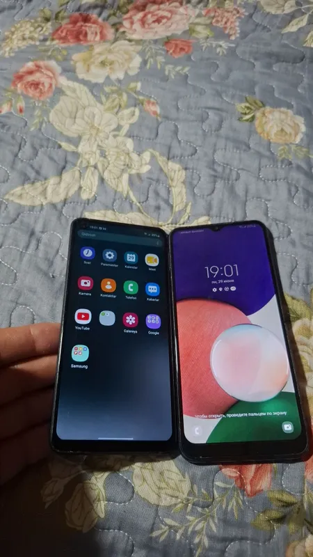 Samsung ва Xiaomi Redmi 2