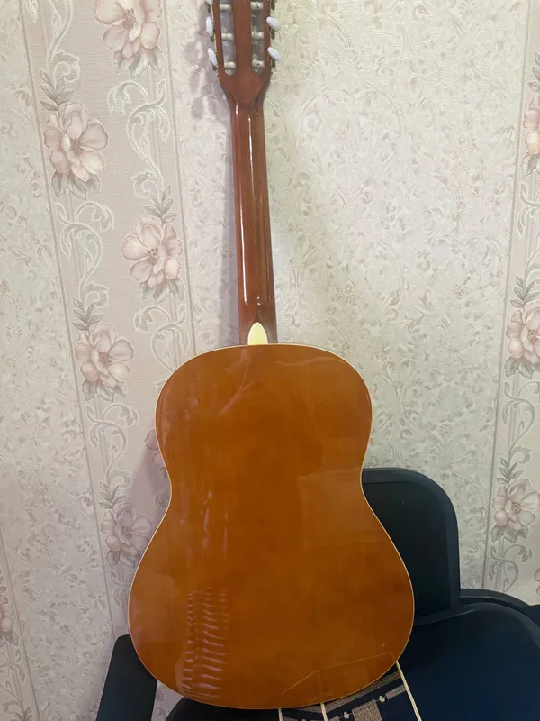 gitara sotiladi yangi holati 3 gitara sotiladi yangi holati 3