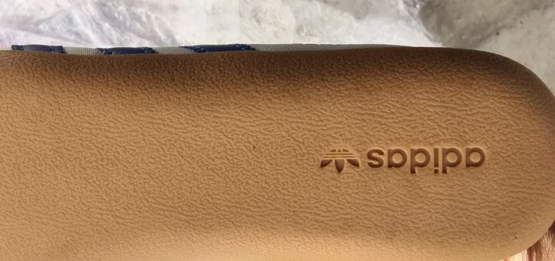 Кроссовки ADIDAS TOKYO 4 Кроссовки ADIDAS TOKYO 4