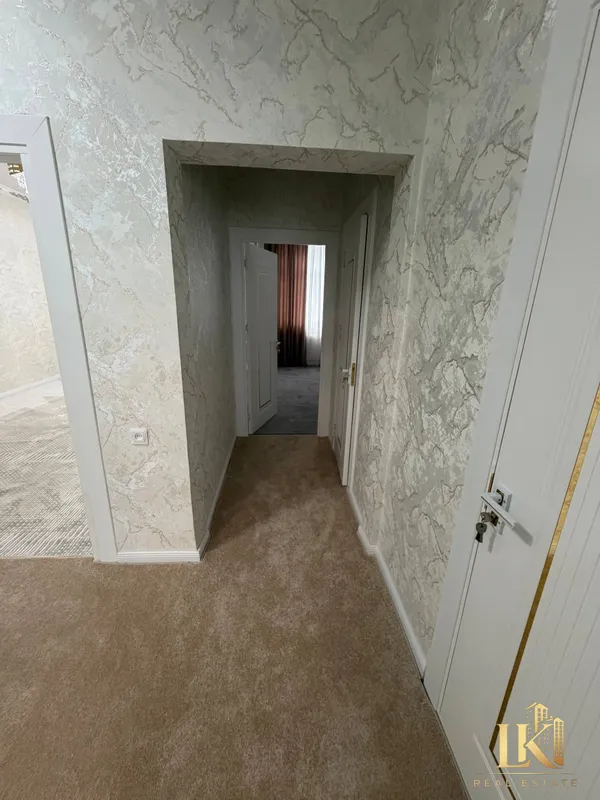 Продаётся 3-комнатная квартира в ЖК Golden House (Карасу-5) — фото 1