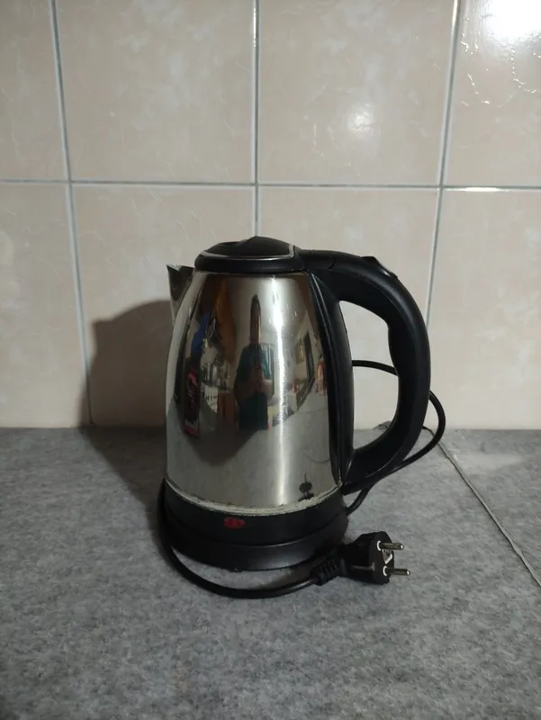 Срочно продаётся электро чайник