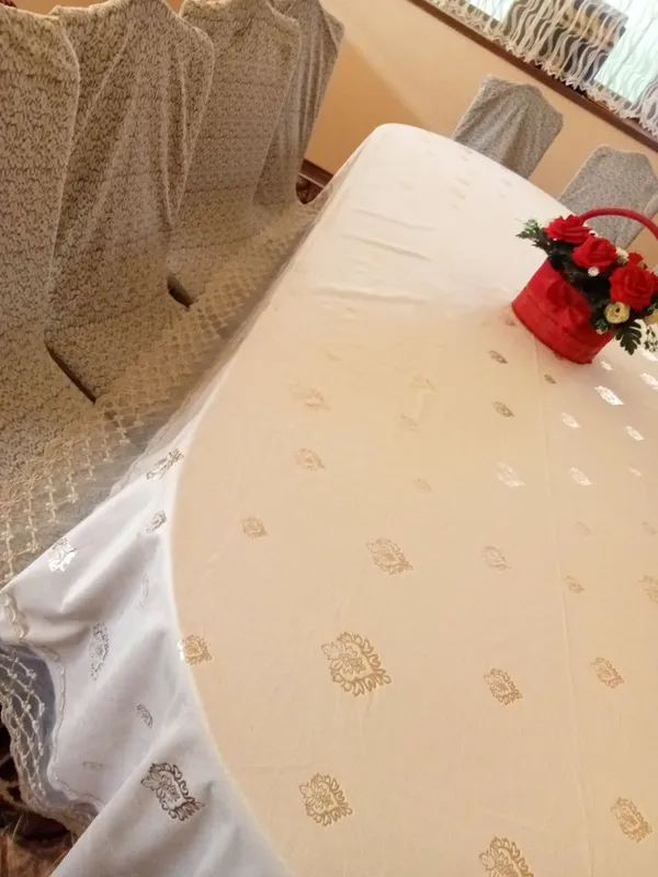 dasturxon sotiladi 3.20 uzunlik eni 2 narxi 150min 1