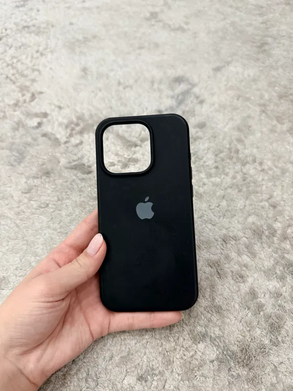 📱 Черный силиконовый чехол для iPhone 15 про