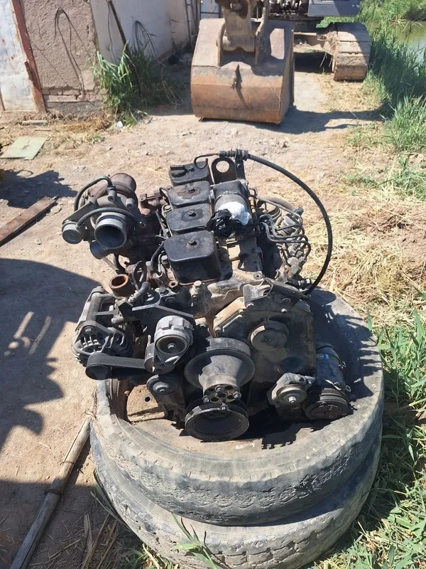 Cummins 4 slendir motoʻr. 1 Cummins 4 slendir motoʻr. 1