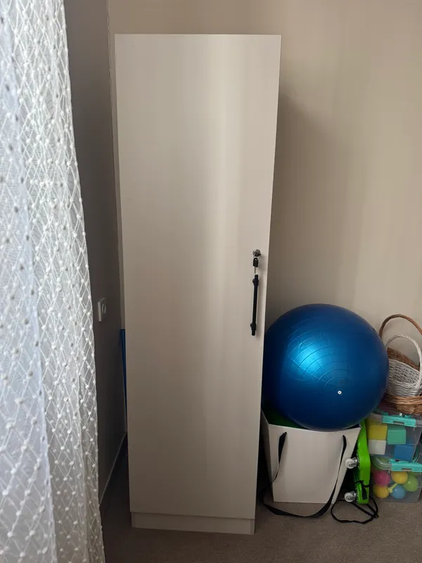 Kalitli bir eshikli shkaf 1 Kalitli bir eshikli shkaf 1