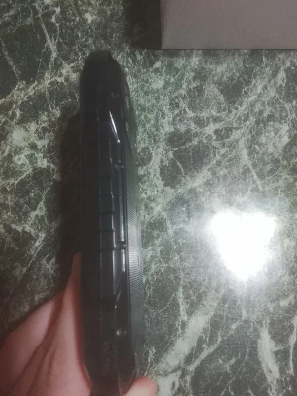 juda yaxshi telefon, suv o‘tkazmaydigan 4