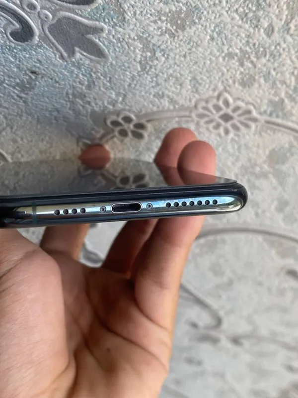 Iphone 11 pro max sotiladi srochna — фото 6