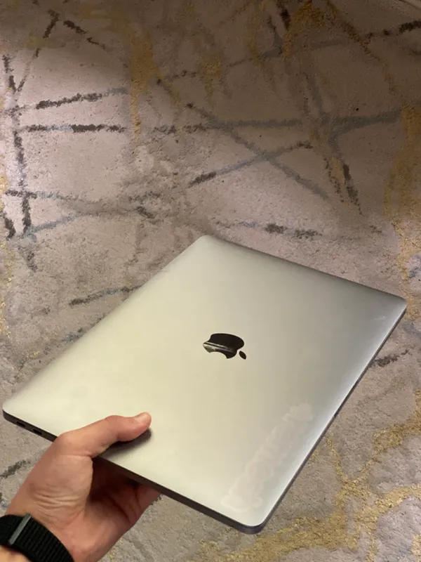 Macbook pro 2017 i5 ideal 4 Macbook pro 2017 i5 ideal 4