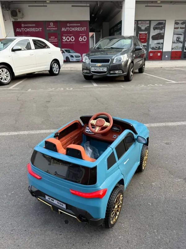 Детский автомобиль 2
