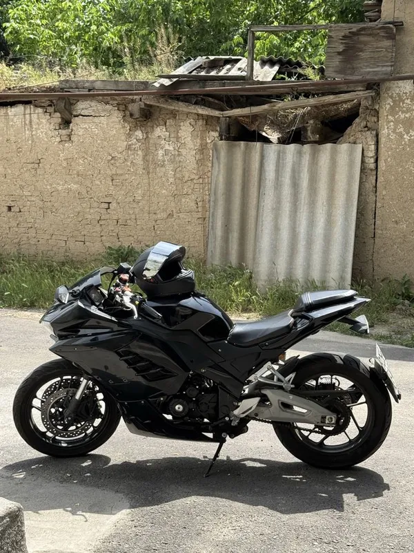 Мотоцикл Ducati 400cc 2 Мотоцикл Ducati 400cc 2