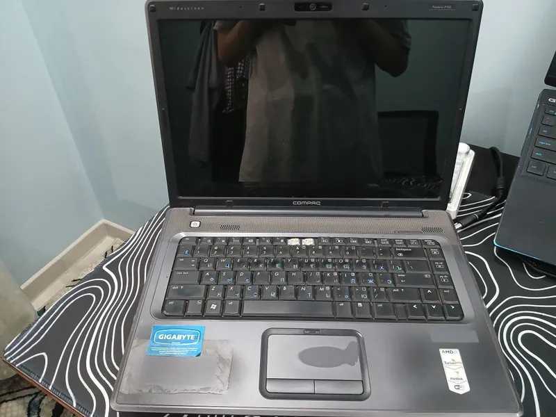 COMPAQ Presario F700 — фото 2