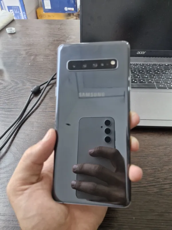 Samsung Galaxy S10 5G 512GB sotiladi • Model: Samsung Galaxy S10 5G •