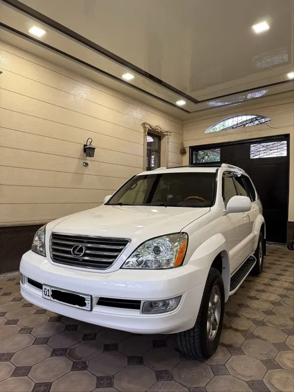 Lexus - GX 470. V8