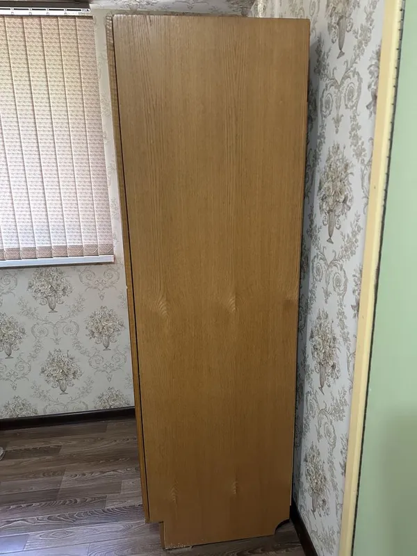 Шкаф, стол и тумбочка комплект 4 Шкаф, стол и тумбочка комплект 4