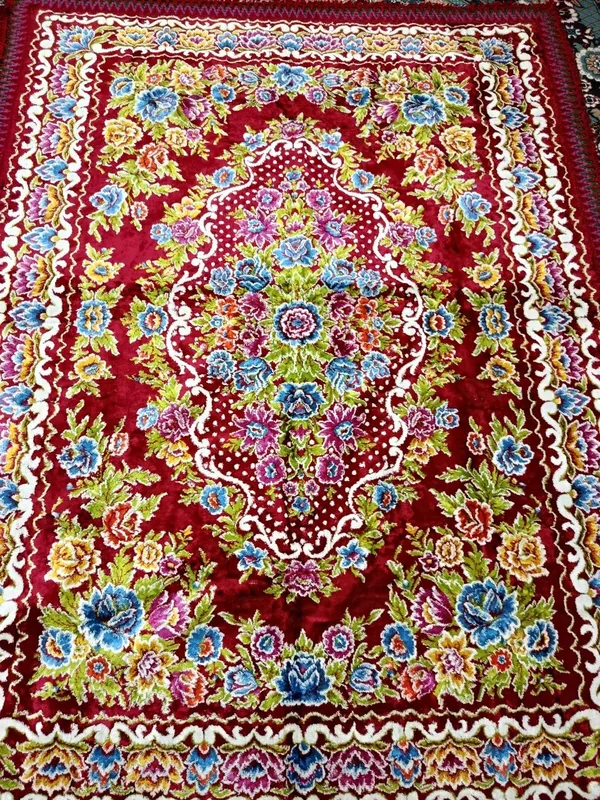 Albaniya gilami sotiladi 1 Albaniya gilami sotiladi 1
