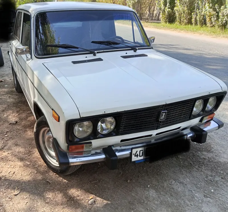 Lada 2106 sotiladi.