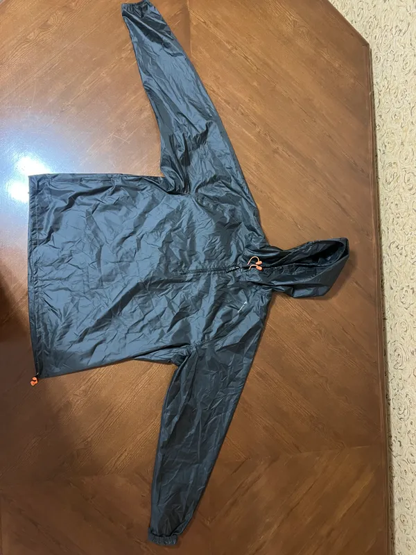 Дождевая куртка от  Quechua by Decathlon