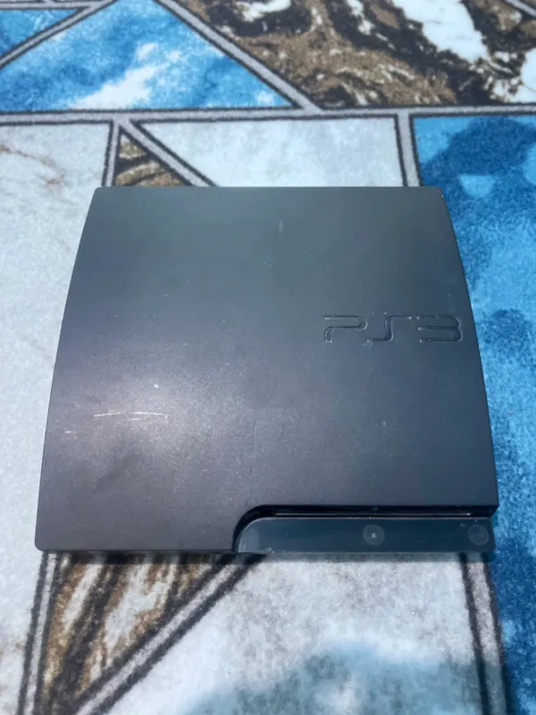 PS3 silim 10 tadan oshiq oyin bor 8 ta jostik