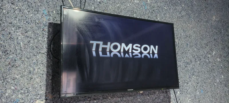 televizor 42 dyumli