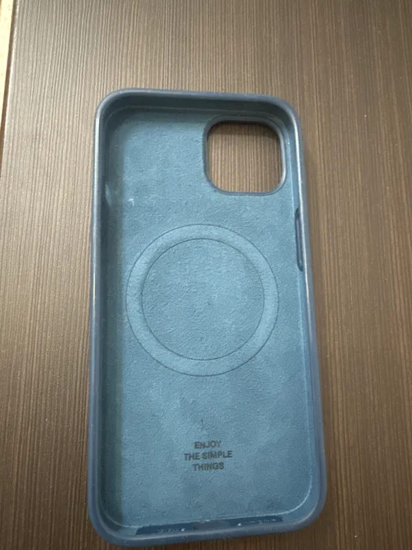 Чехол для iPhone 13 синего цвета 2