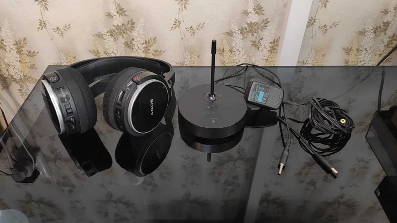 Sony MDR-RF810RK - RF беспроводные наушники — фото 2