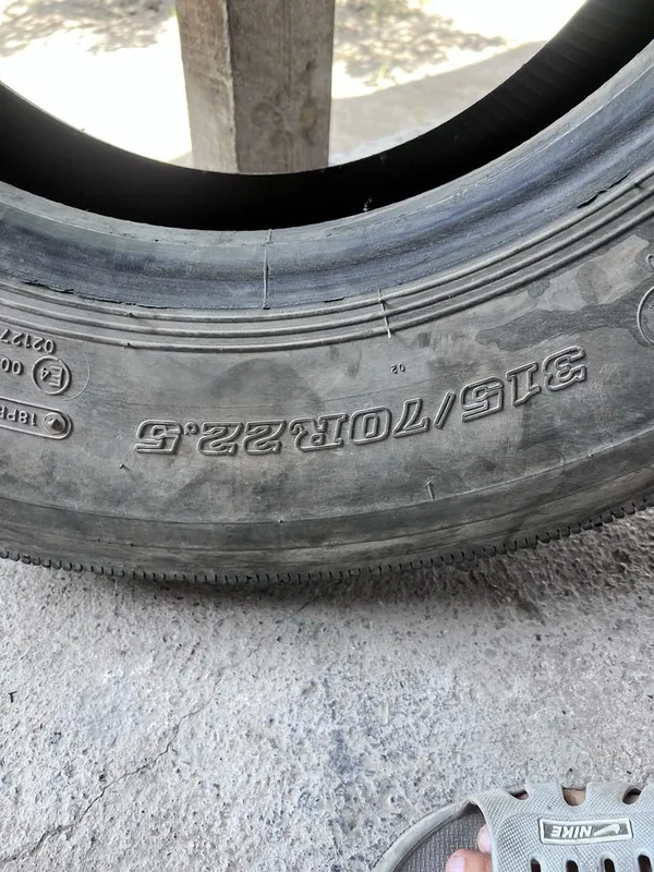 315/70R22.5 LONGMARCH balon 2 ta jup holati yaxshi tishlari 20 30 % 4 315/70R22.5 LONGMARCH balon 2 ta jup holati yaxshi tishlari 20 30 % 4