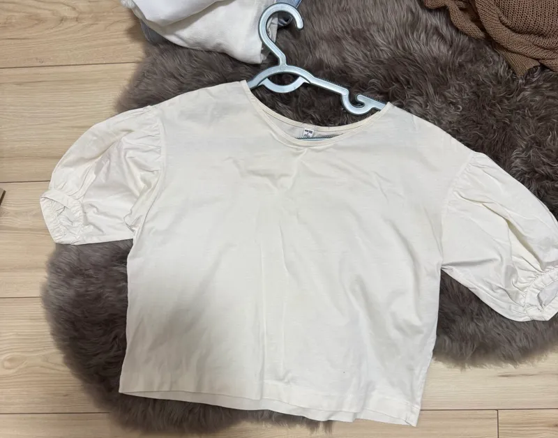 Молочная кофточка Uniqlo 1 Молочная кофточка Uniqlo 1