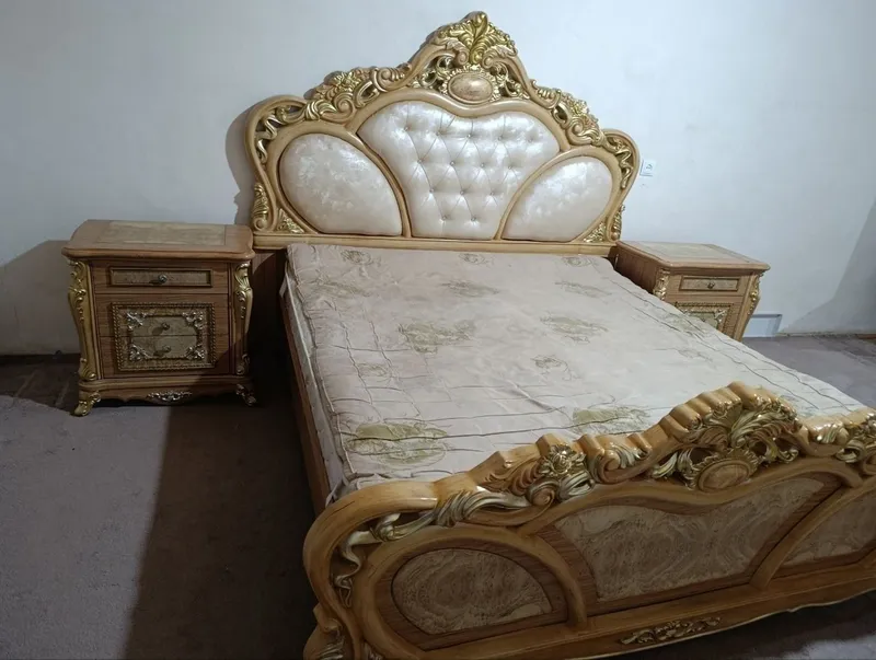 Hashamatli yotoqxona garnituri sotiladi 180×200 o‘lchamli yotoqxona me Hashamatli yotoqxona garnituri sotiladi 180×200 o‘lchamli yotoqxona me