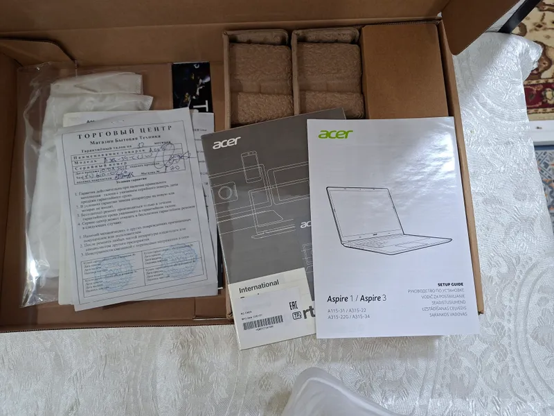 Ноутбук Acer, память 1000 ГБ, оперативная память 4 ГБ 8