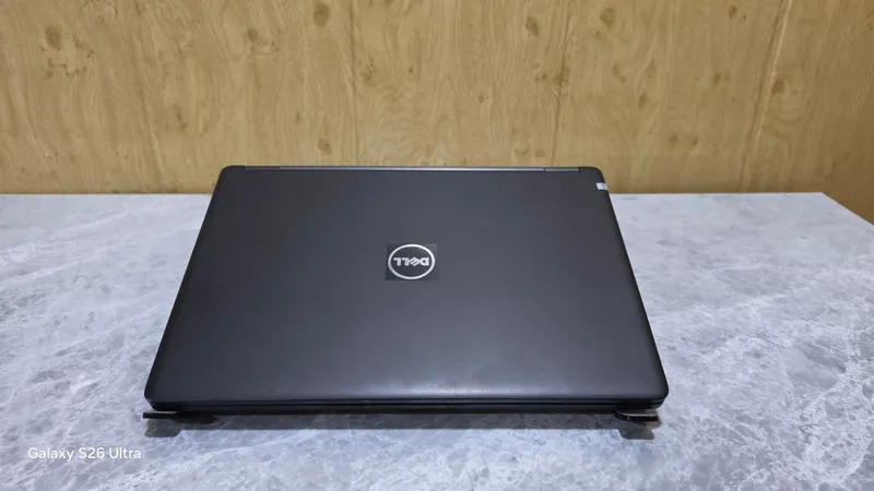 Ноутбук Dell 3