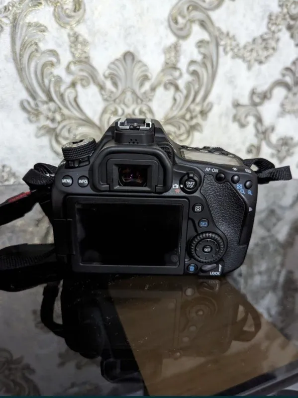 Canon 80D