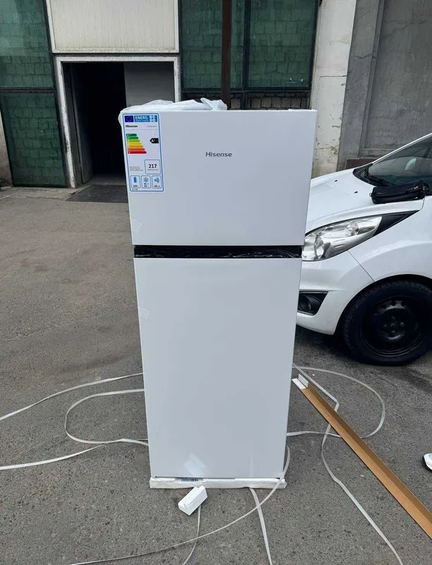 Холодильник Hisense DT-27DR4 White 206 л Холодильник Hisense DT-27DR4 White 206 л