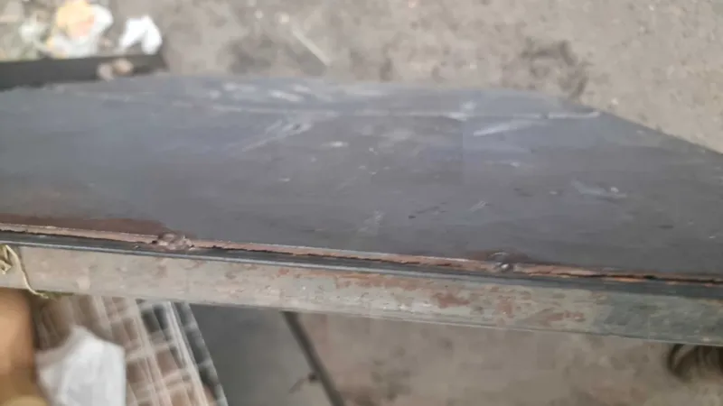 Temir stol sotiladi savdo uchun yasalgan 5