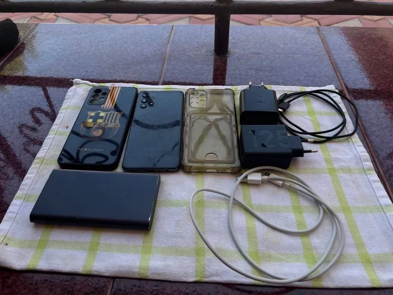 Samsung A32 sovg‘a: 2 ta tezkor zaryadlovchi, 2 ta g‘ilof va powerbank 5