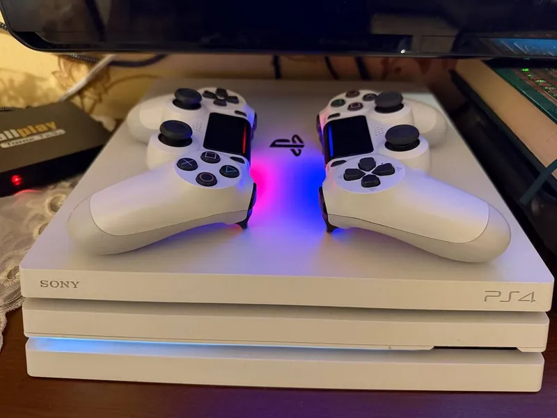 SONY Playstation 4 pro 2 tb — фото 1