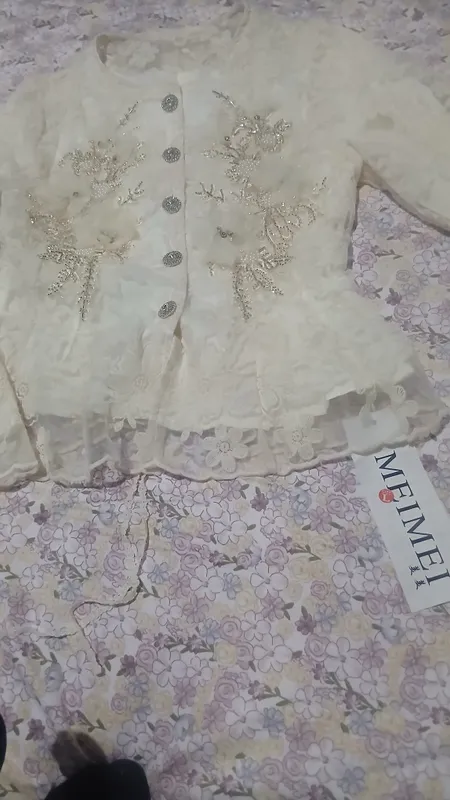 kastyum yubka ,och qaymoqrang 50 razmer 4 kastyum yubka ,och qaymoqrang 50 razmer 4