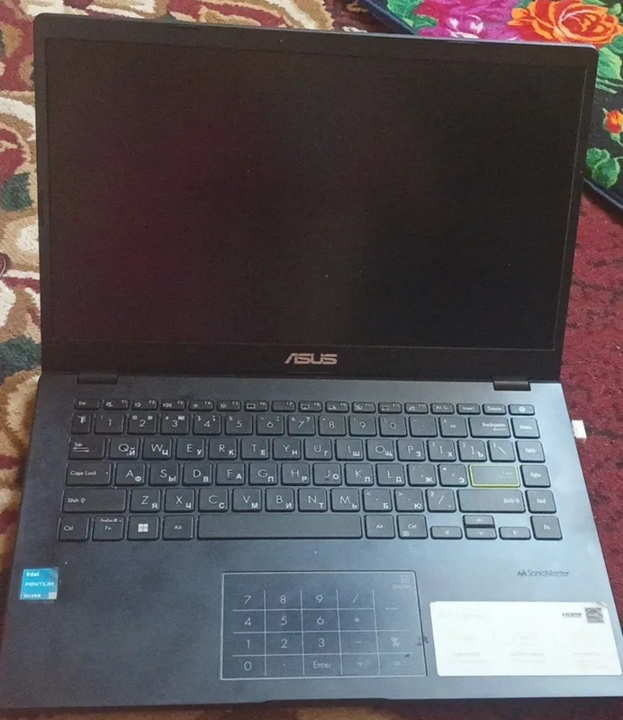 ASUS kopmyuter sotiladi