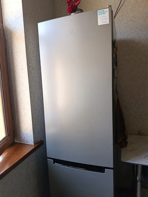 Holodilnik Indesit DS 4200SB 1 Holodilnik Indesit DS 4200SB 1