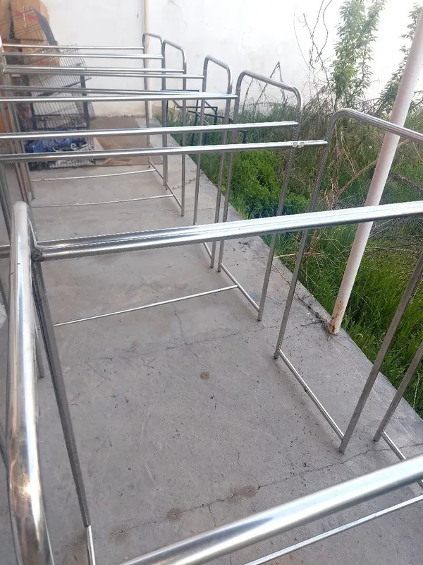 Продажа вешалки для магазина бутика