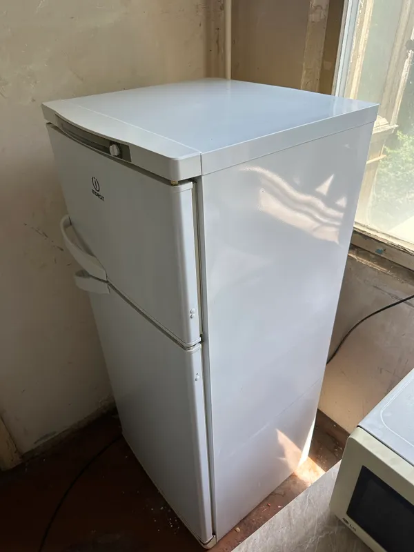 Холодильник Indesit отличный 3 Холодильник Indesit отличный 3