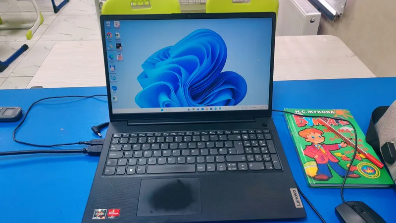 Lenovo Ryzen 5 7520U 1 Lenovo Ryzen 5 7520U 1
