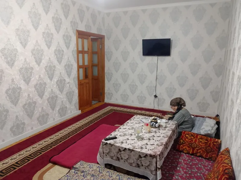 Yakkasaroy tumani Boshliq Mahallasida uy ijaraga beriladi 1*2/1/5 2