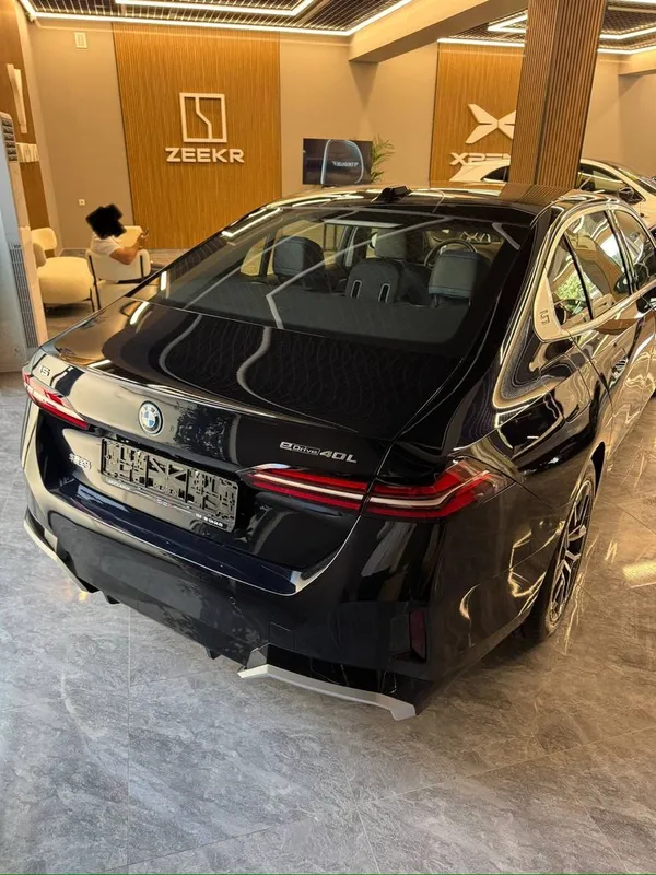 BMW i5 eDrive 40L 4 BMW i5 eDrive 40L 4
