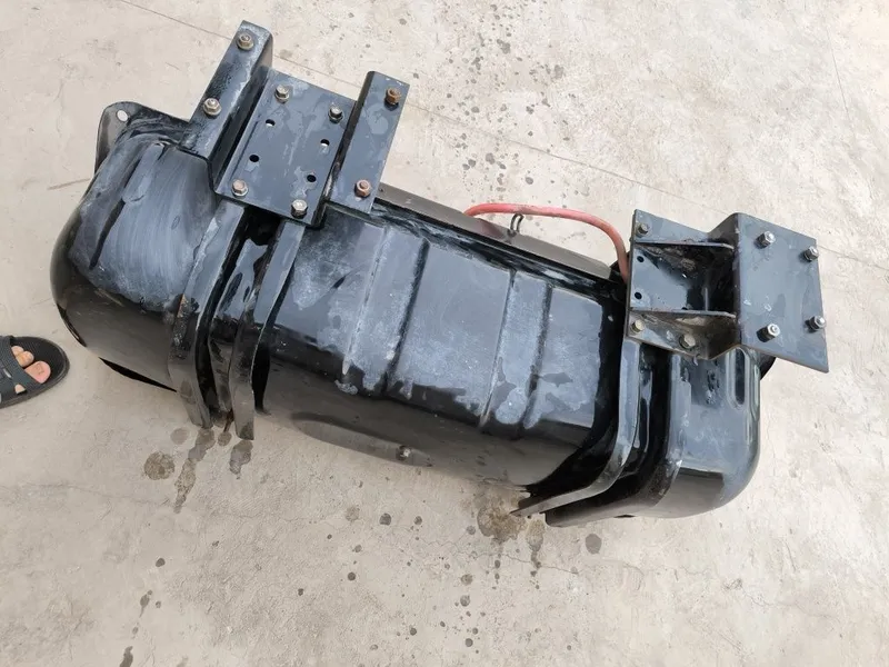 Isuzu avtobusning dizel baki sotiladi — фото 2