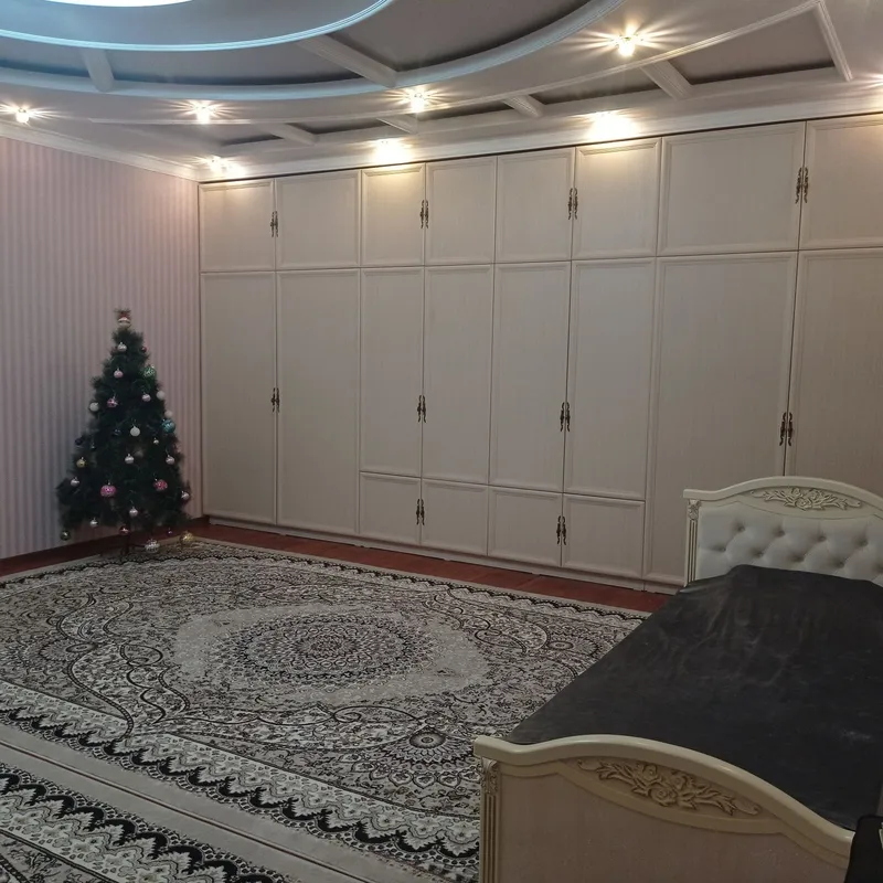 Продаётся большой благородный уютный 2 эт.дом в Кибрае вдоль дороги — фото 3