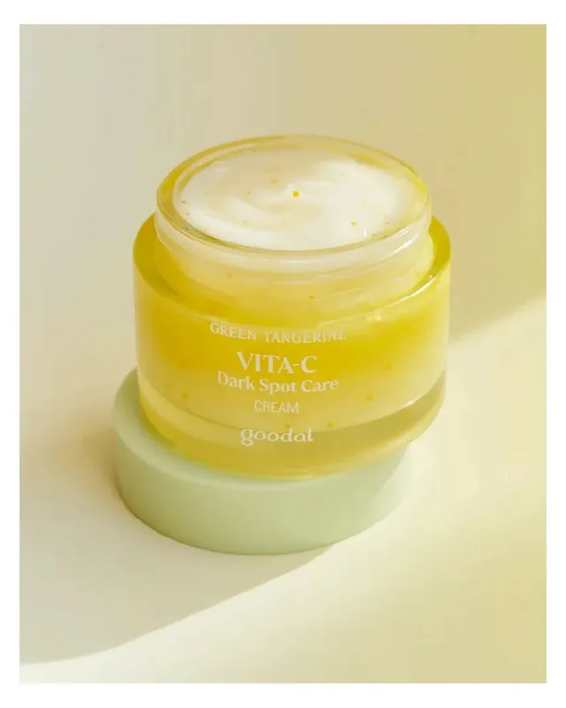 Осветляющий крем с витамином C против пигментных пятен Goodal Green Tangerine Vita-C Dark Spot Care Cream — фото 1