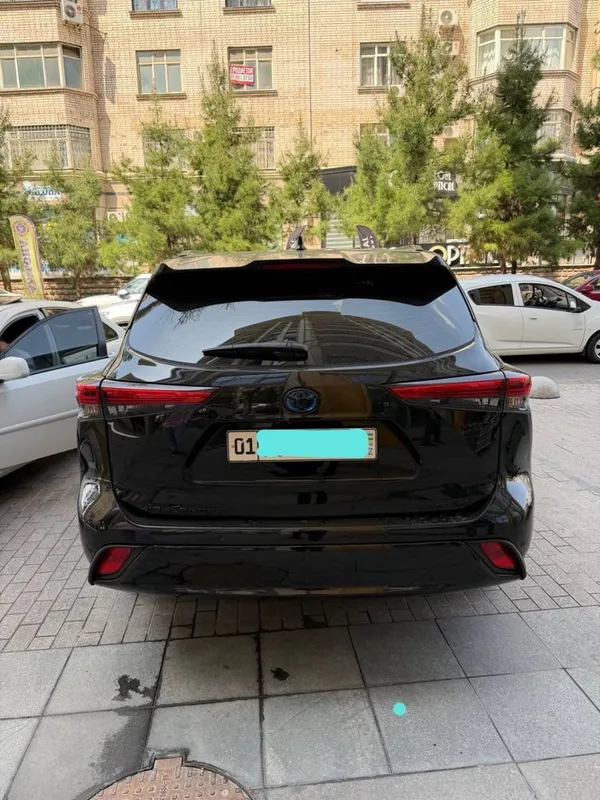 Toyota Highlander Hybrid Limited — фото 1