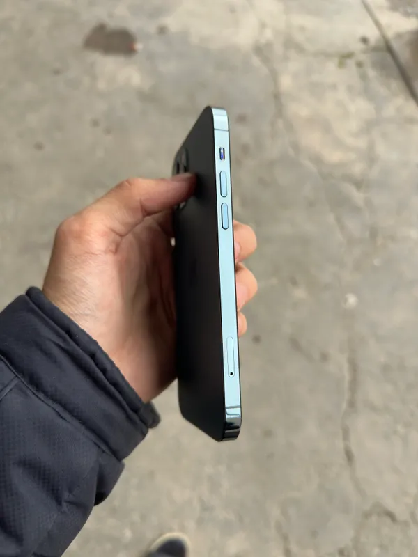 Срочно продаётся iPhone 12 Pro 3